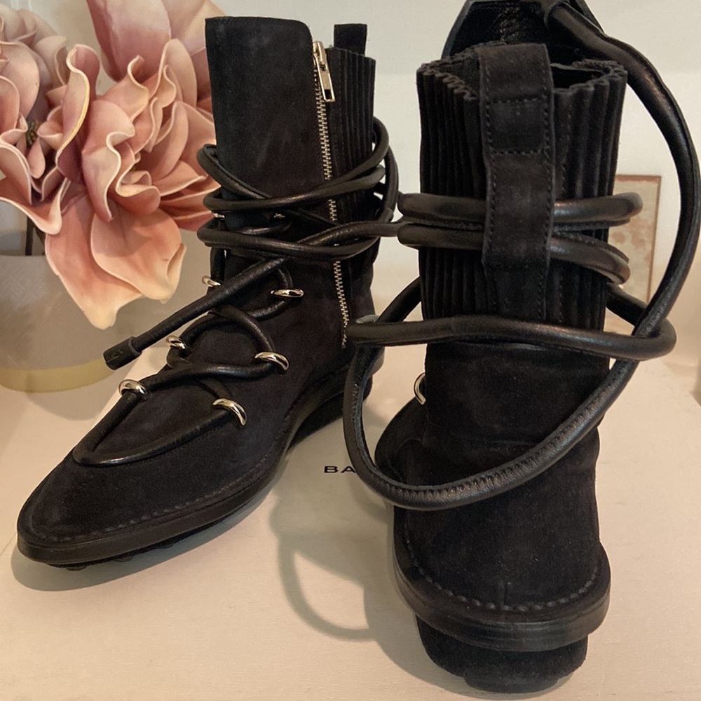 BALENCIAGA LEATHER ANKLE BOOT - Picture 4 of 11